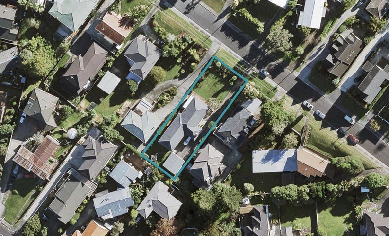 11 Stanton Terrace, Lynfield, Auckland - Carousel 1