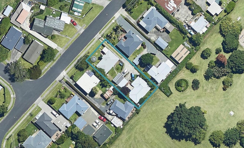 12B Collingwood Street, Judea, Tauranga - Carousel 1