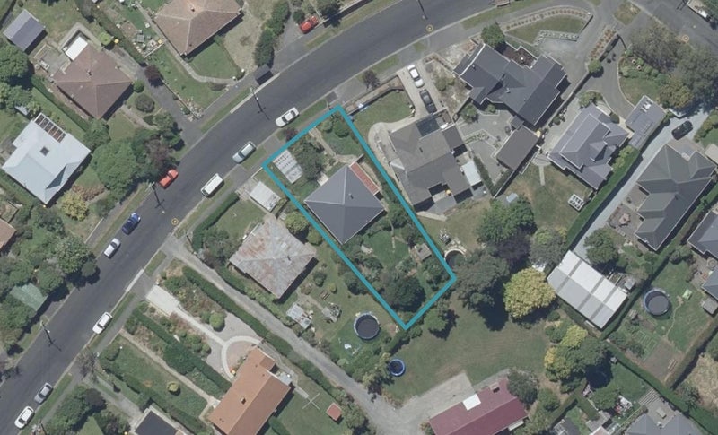 66 Mayfield Avenue, Wakari, Dunedin - Carousel 1
