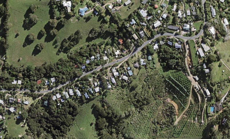 39 Junction Road, Oneroa, Waiheke Island - Carousel 1