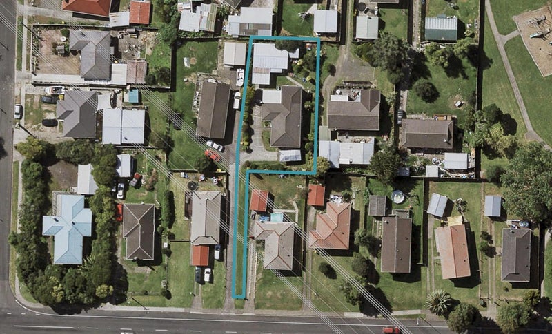 56 Flat Bush Road, Clover Park, Auckland - Carousel 1