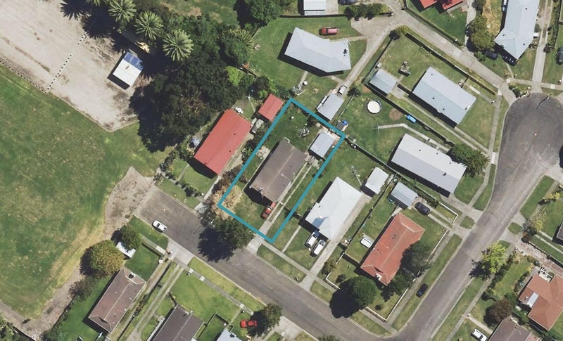 11 Donna Street, Outer Kaiti, Gisborne - Carousel 1