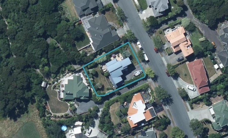 36 Samwell Drive, Whitby, Porirua - Carousel 1