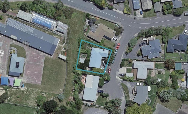 28 Trebann Street, Paparangi, Wellington - Carousel 1