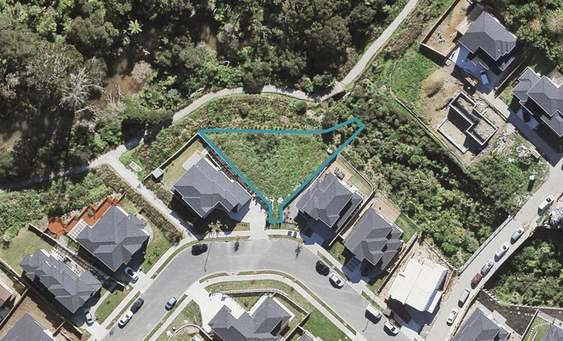 90 Admirals Court Drive, Greenhithe, Auckland - Carousel 1