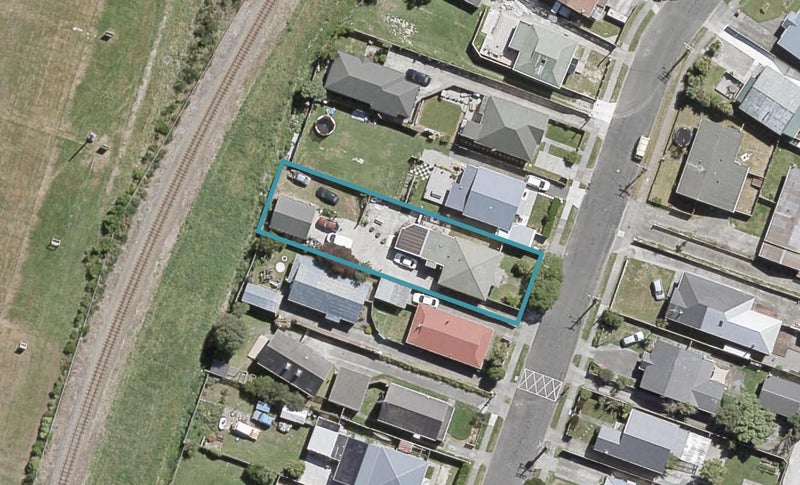 31 Awamutu Grove, Waiwhetu, Lower Hutt - Carousel 1