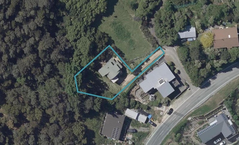 98A Governors Bay Road, Cass Bay, Lyttelton - Carousel 1