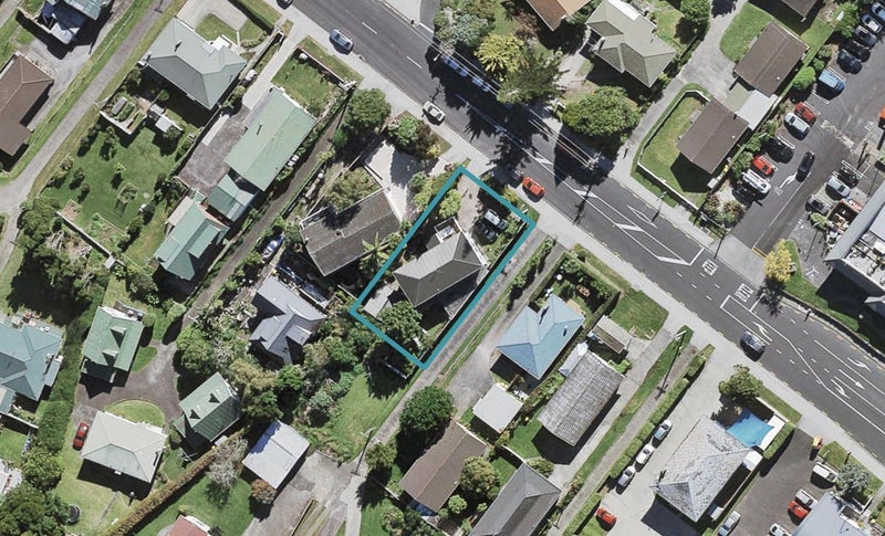 18A Kaipatiki Road, Glenfield, Auckland - Carousel 1