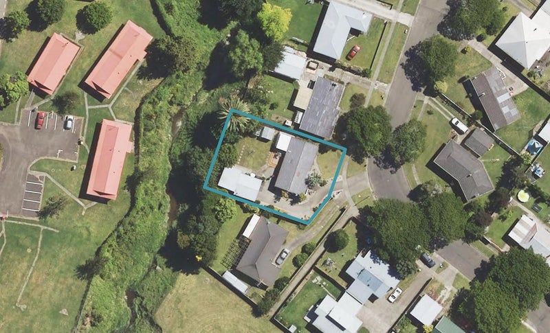 8 Edward Street, Mangapapa, Gisborne - Carousel 1