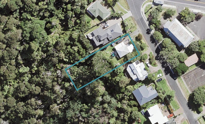 3 Lookout Drive, Laingholm, Auckland - Carousel 1