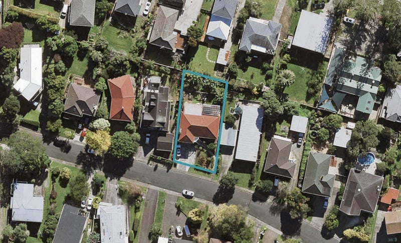 15 James Evans Drive, Northcote, Auckland - Carousel 1