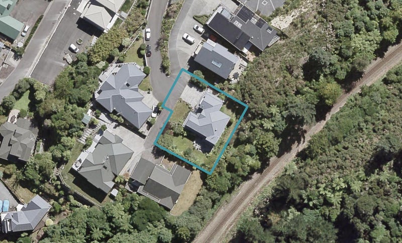 12 McCarthy Grove, Clouston Park, Upper Hutt - Carousel 1