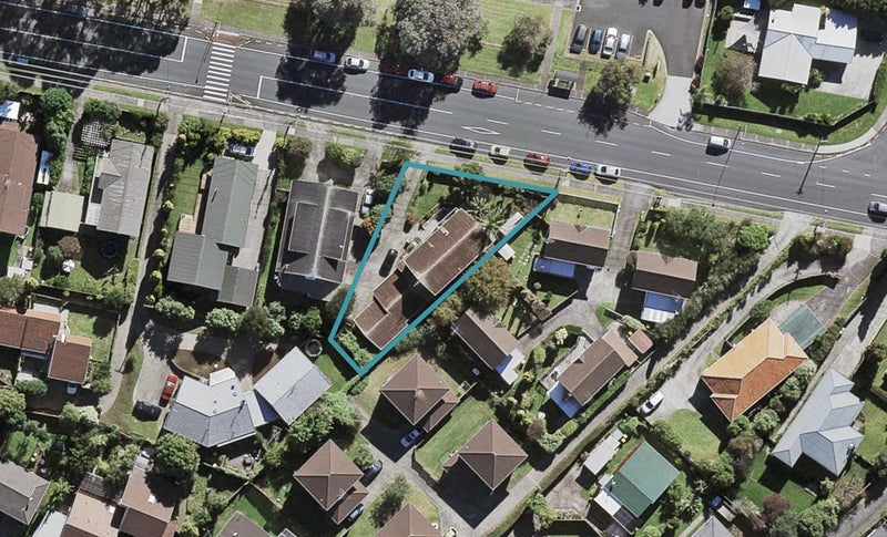 155 Chivalry Road, Glenfield, Auckland - Carousel 1