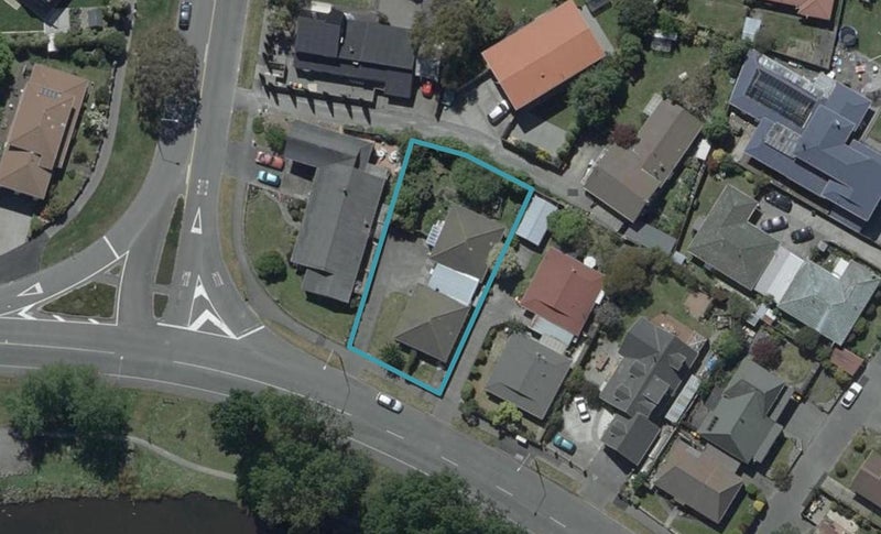 2/108 Lake Terrace Road, Burwood, Christchurch - Carousel 1