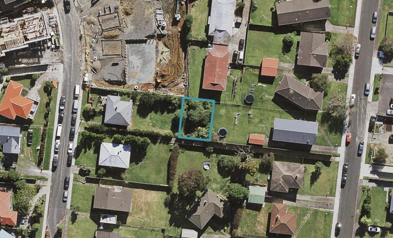 55D Potter Avenue, Northcote, Auckland - Carousel 1