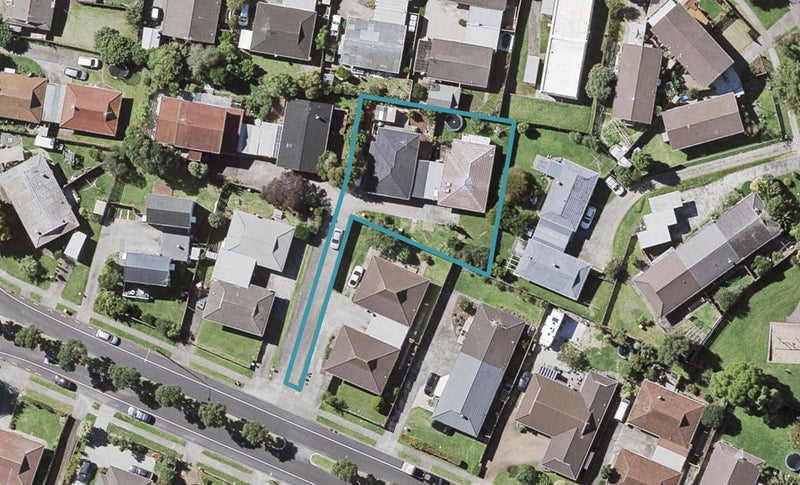2/28 Highland Park Drive, Highland Park, Auckland - Carousel 1