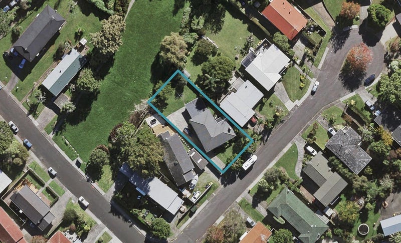 6 Munstead Place, Hillcrest, Auckland - Carousel 1