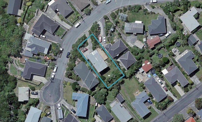 21 Brooker Grove, Newlands, Wellington - Carousel 1