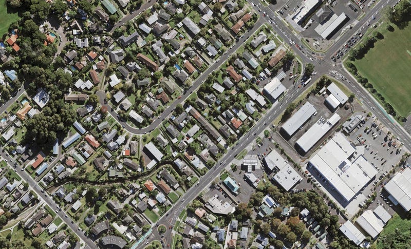 2/18 Evelyn Place, Hillcrest, Auckland - Carousel 1