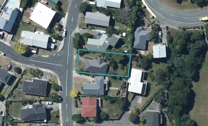 7 Pope Street, Camborne, Porirua - Carousel 1