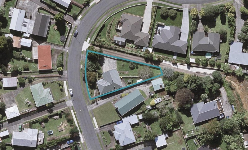 12 Thames Street, Welbourn, New Plymouth - Carousel 1