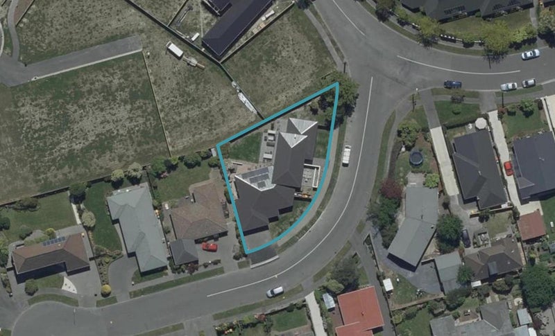 2 Rhyl Place, Bryndwr, Christchurch - Carousel 1