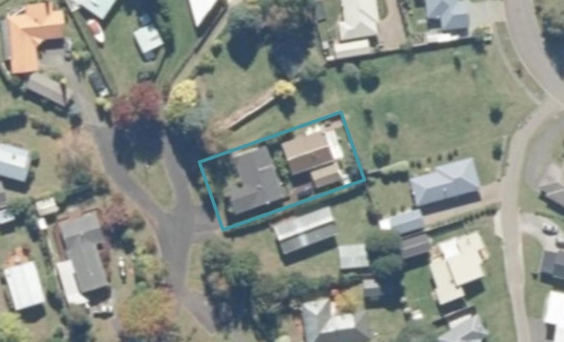 2/27 Candu Lane, Kinloch, Taupō - Carousel 1