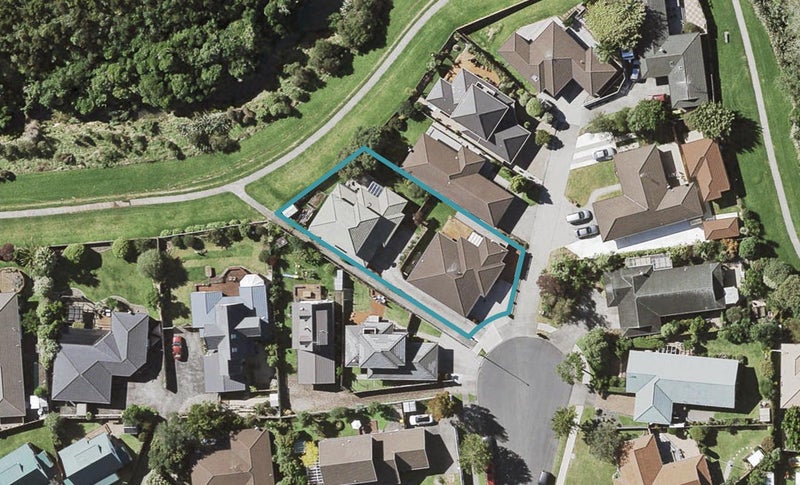 2/44 Headcorn Place, Botany Downs, Auckland - Carousel 1