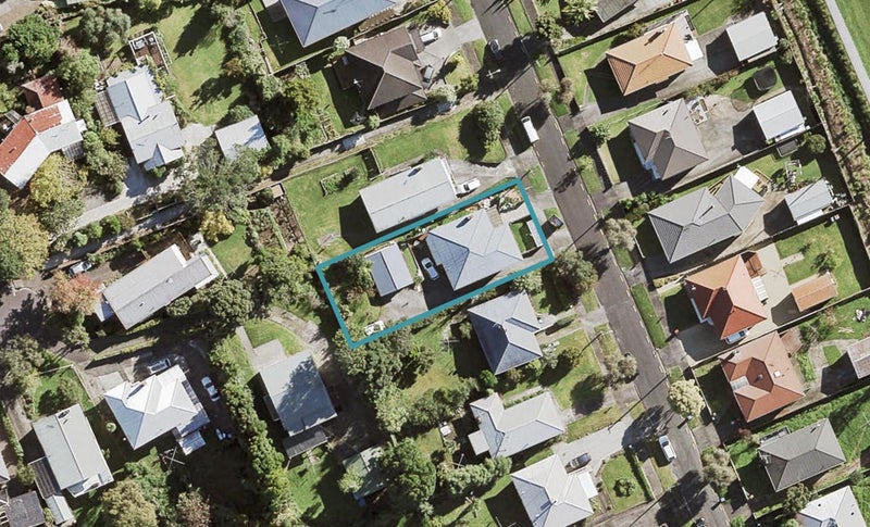 22 Whittle Place, New Windsor, Auckland - Carousel 1