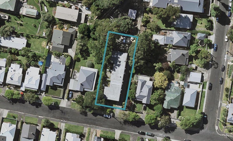 2/16 Rutland Road, Stanley Point, Auckland - Carousel 1