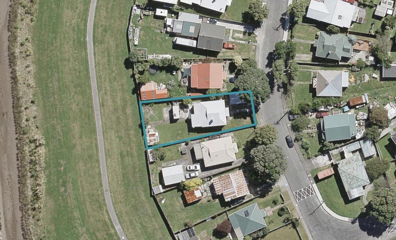 53 Randwick Crescent, Moera, Lower Hutt - Carousel 1