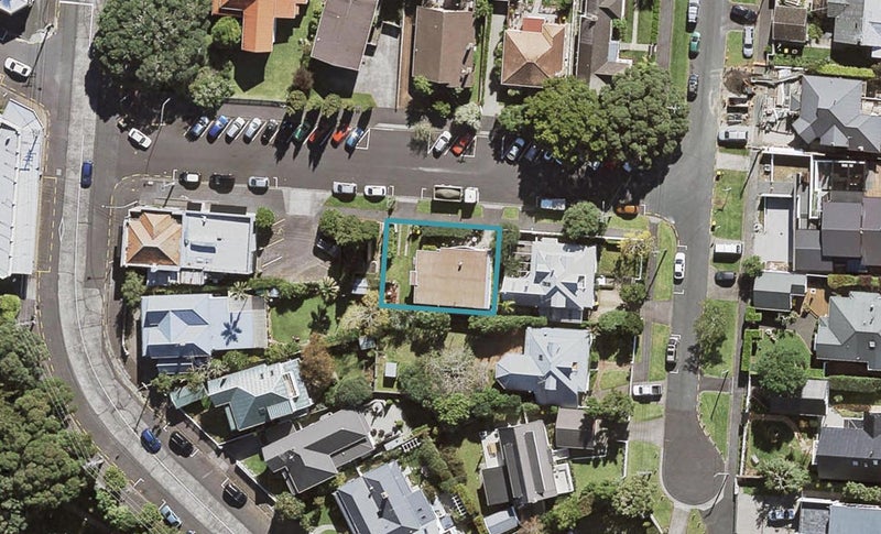 1 Bartley Street, Northcote Point, Auckland - Carousel 1