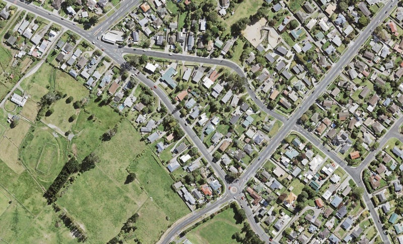 12A Pine Avenue, Henderson, Auckland - Carousel 1