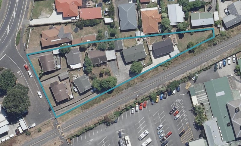 2B Brooklyn Road, Claudelands, Hamilton - Carousel 1