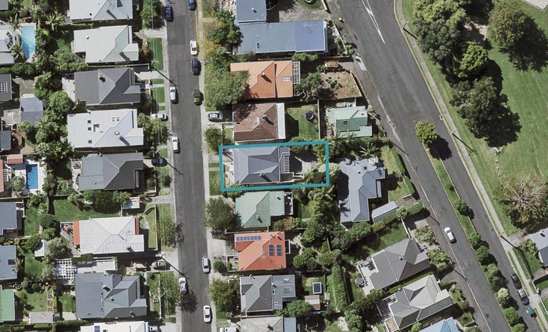 34 Roslyn Terrace, Devonport, Auckland - Carousel 1