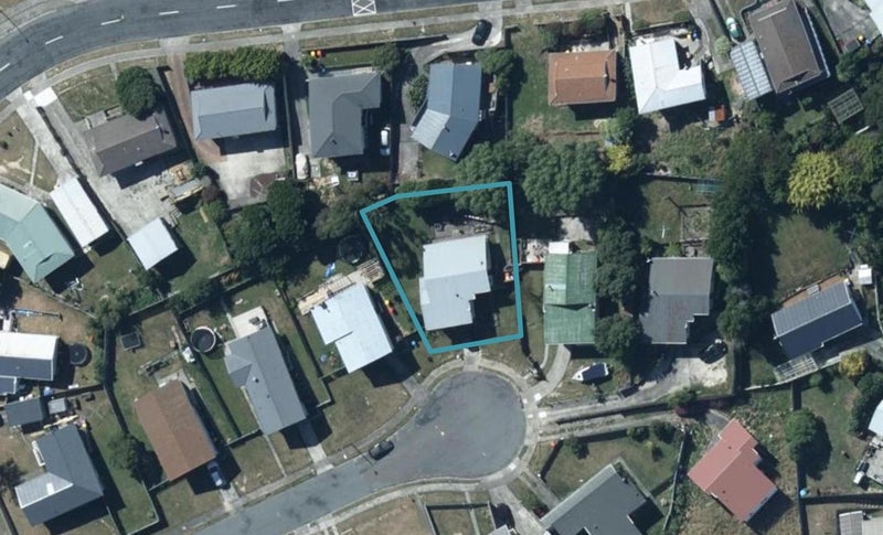 9 Yemen Place, Ascot Park, Porirua - Carousel 1