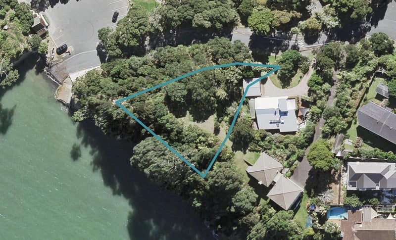 134 Island Bay Road, Beach Haven, Auckland - Carousel 1
