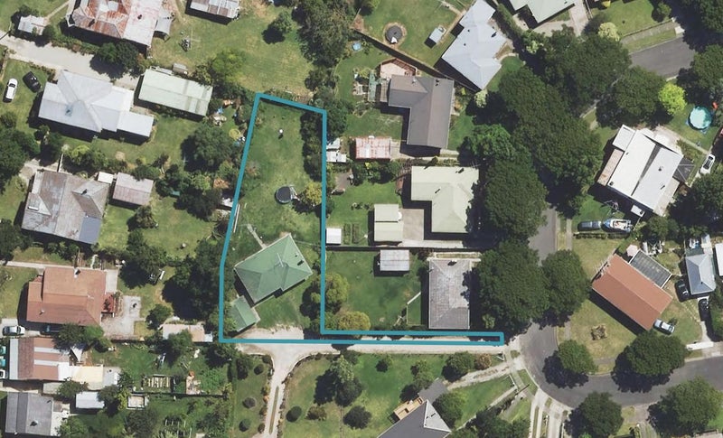 13 Ropata Street, Kaiti, Gisborne - Carousel 1