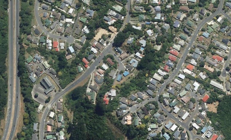 9 Spruce Grove, Ranui, Porirua - Carousel 1