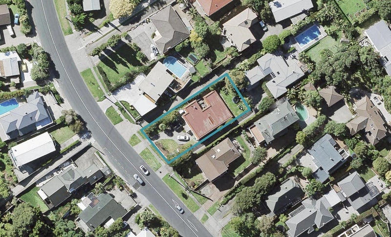 341 Beach Road, Campbells Bay, Auckland - Carousel 1