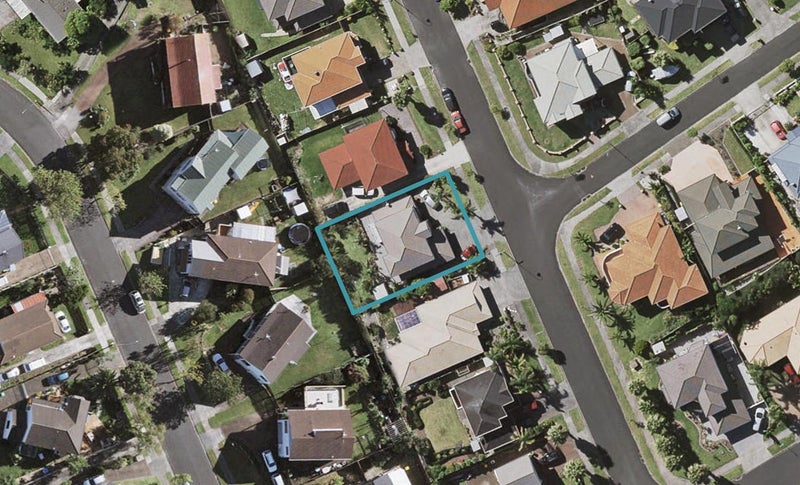 8 Pelargonium Terrace, Goodwood Heights, Auckland - Carousel 1
