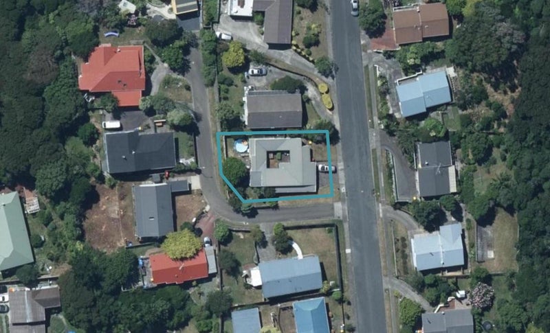 78 Leeward Drive, Whitby, Porirua - Carousel 1