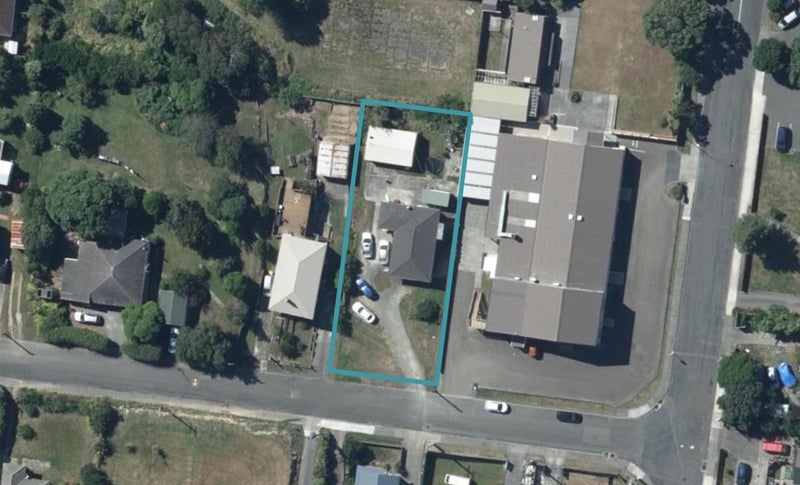6 Nohorua Street, Takapuwahia, Porirua - Carousel 1