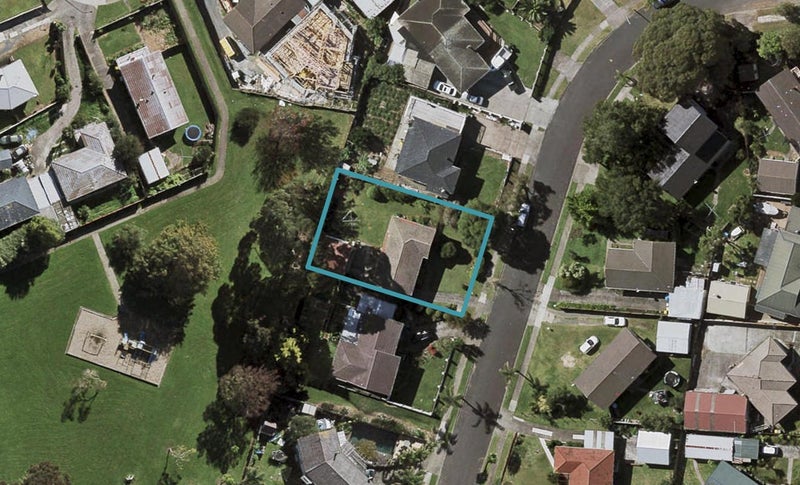 13 Pulman Place, Clover Park, Auckland - Carousel 1
