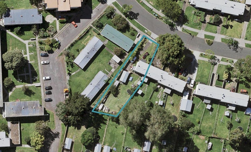 15 Maybury Street, Point England, Auckland - Carousel 1