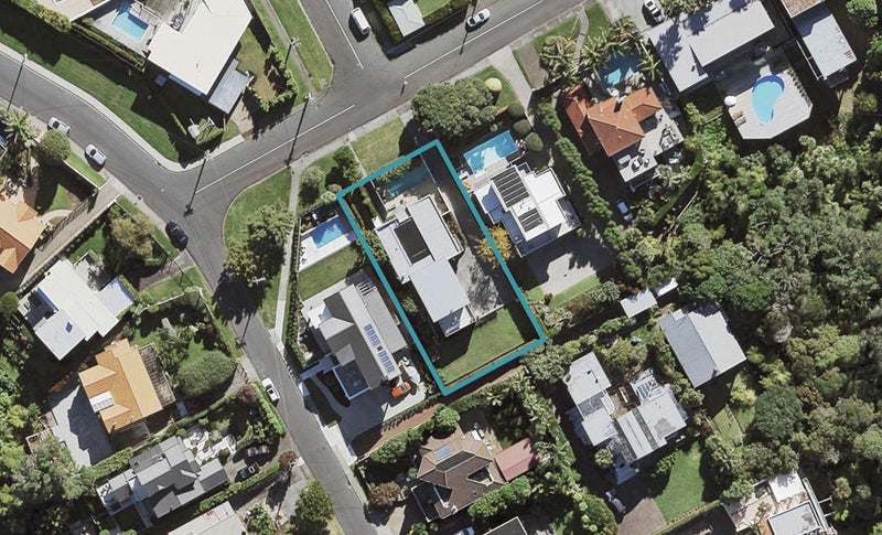 10 Wanganella Street, Birkenhead, Auckland - Carousel 1