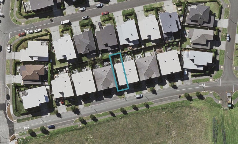95 Tephra Boulevard, Stonefields, Auckland - Carousel 1