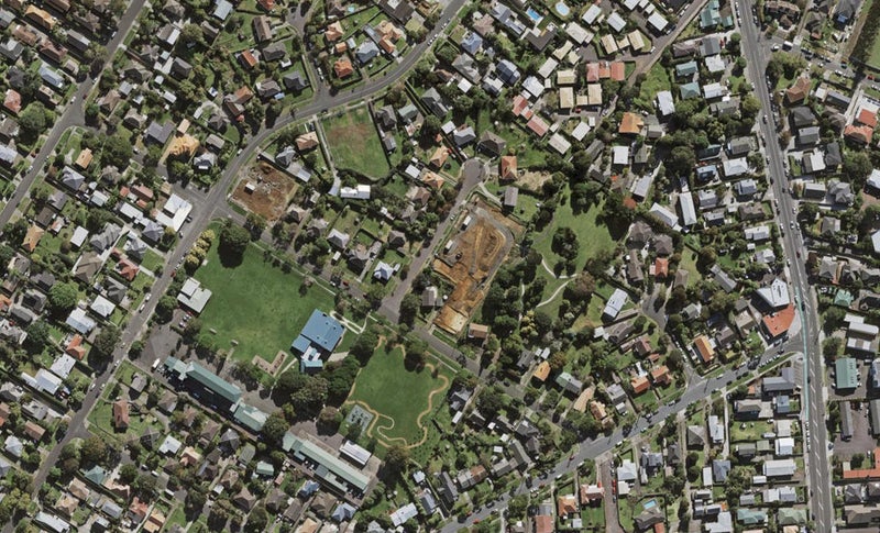 1 Tuata Street, One Tree Hill, Auckland - Carousel 1