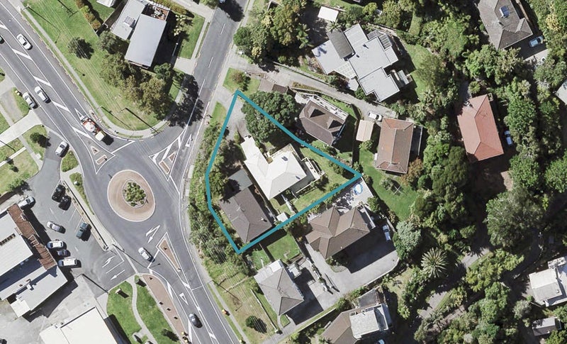 1/150 Arran Road, Browns Bay, Auckland - Carousel 1