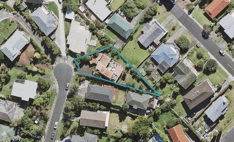11 Cashmere Place, Glenfield, Auckland - Carousel 1